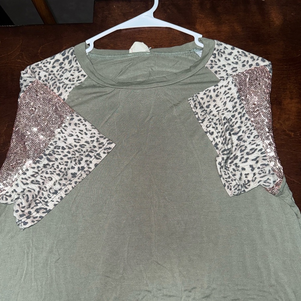 Lovely Melody Black Sequin Short Sleeve T-Shirt
